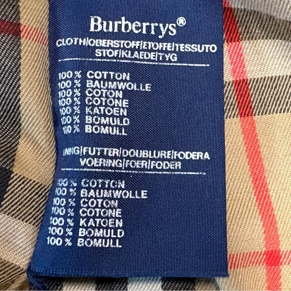 Burberry trench coat. - Picture 14 of 16